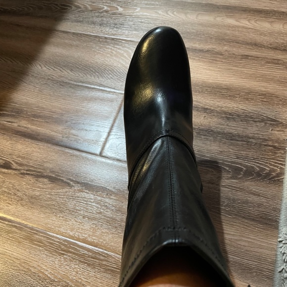 Brand new boots - Picture 9 of 14